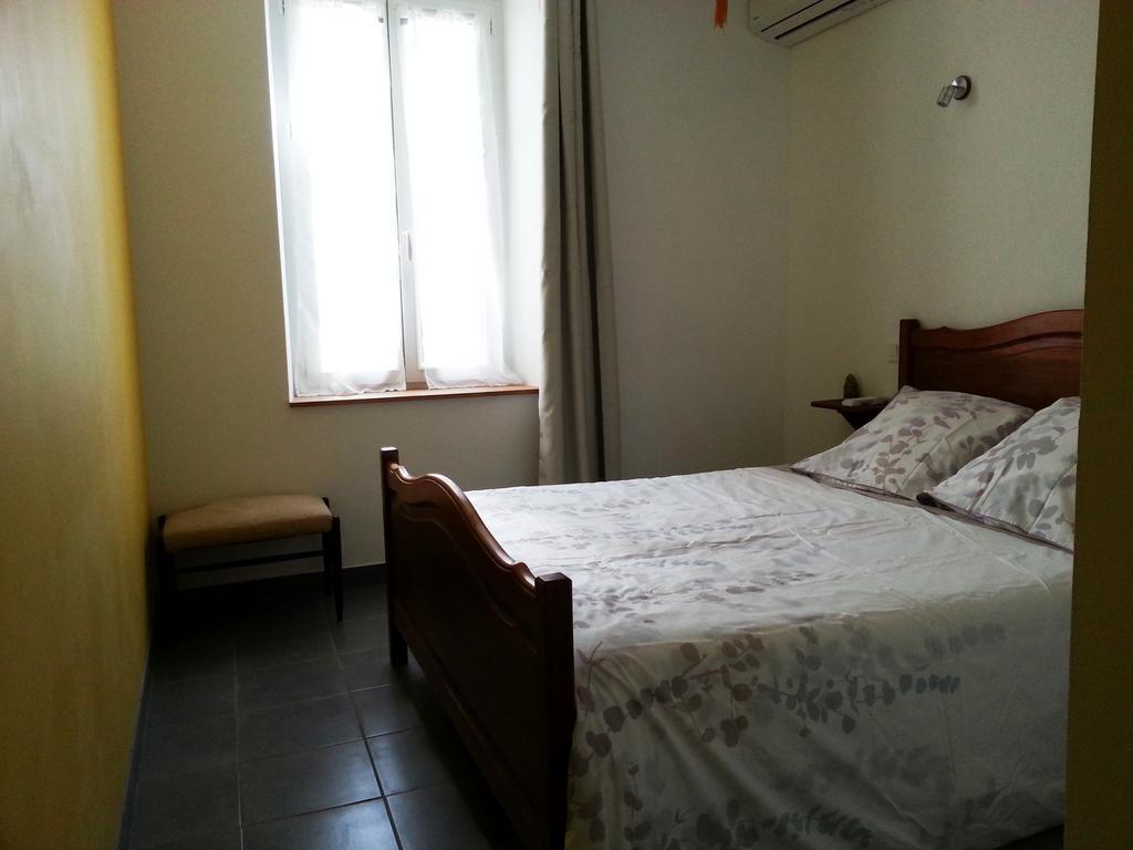 Millot Conilhac Bed & Breakfast ห้อง รูปภาพ