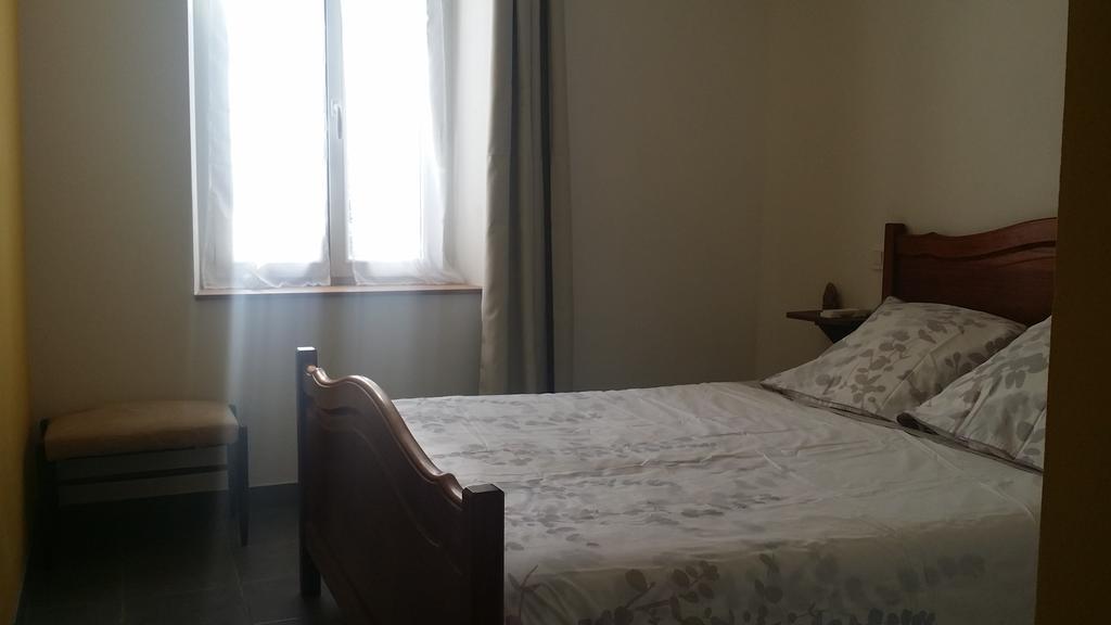 Millot Conilhac Bed & Breakfast ภายนอก รูปภาพ